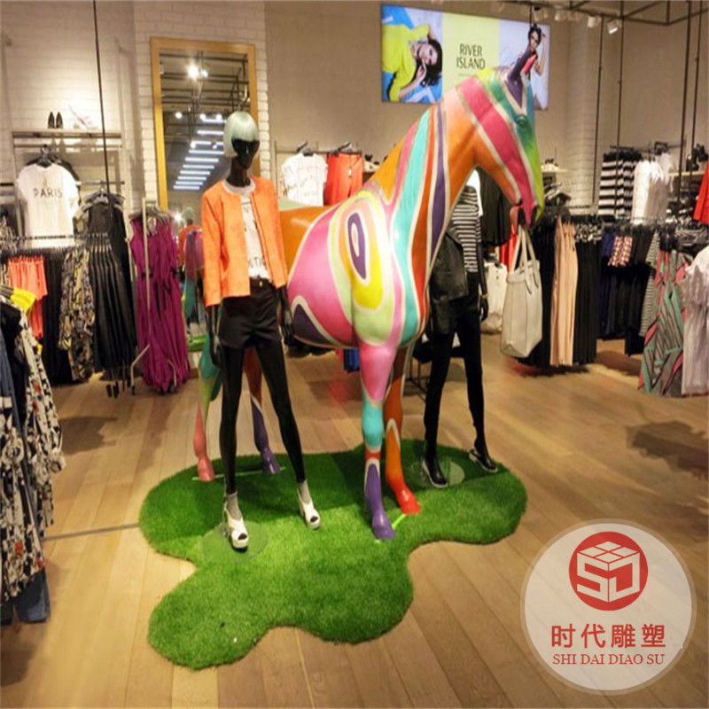 商場(chǎng)美陳裝飾