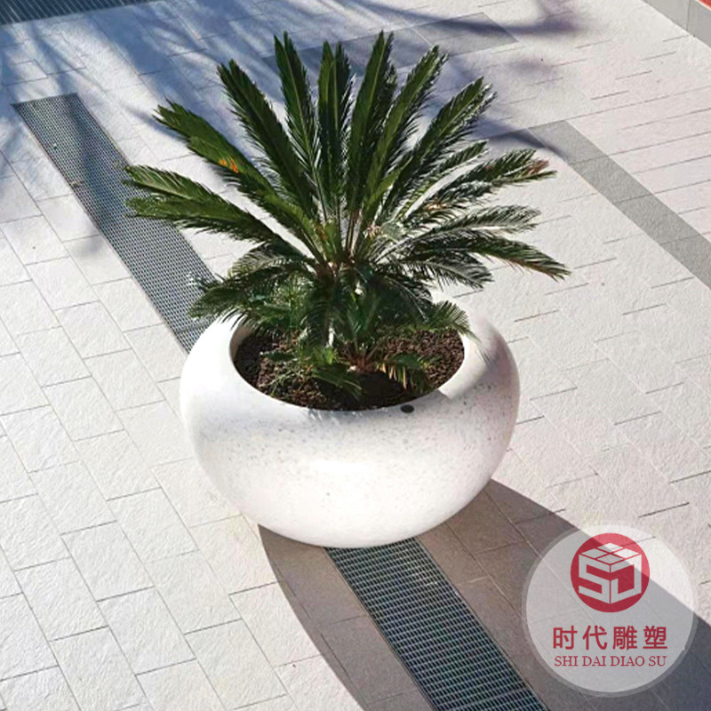 玻璃鋼動(dòng)物雕塑戶外園林功夫熊貓樹(shù)池美陳裝置大型卡通落地?cái)[件